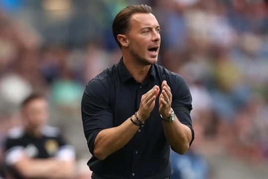 HLV Matthias Jaissle thừa nhận Newcastle chưa sẵn sàng đối đầu Liverpool tại Ngoại hạng Anh
