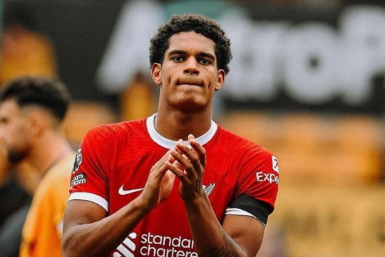 MU và Arsenal cùng đàm phán chiêu mộ trung vệ Jarell Quansah từ Bayer Leverkusen