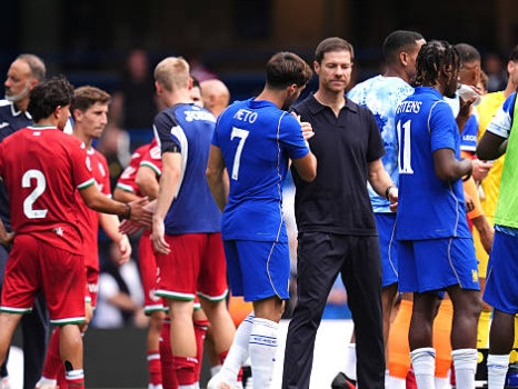 Chelsea thắng Real Sociedad 3-1: Dấu ấn Xabi Alonso và làn sóng la ó Enzo Fernandez