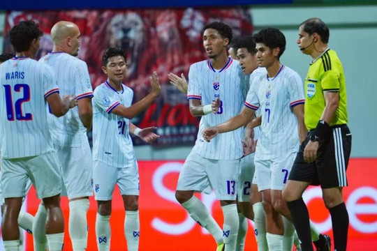 Tuyển Thái Lan biến hóa và thực dụng dưới triều đại HLV Anthony Hudson tại ASEAN Cup 2026