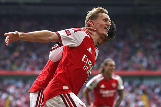 Arsenal đè bẹp Man City 3-0 đoạt Siêu cúp Anh 2026: Dấu ấn đậm nét từ dàn tân binh