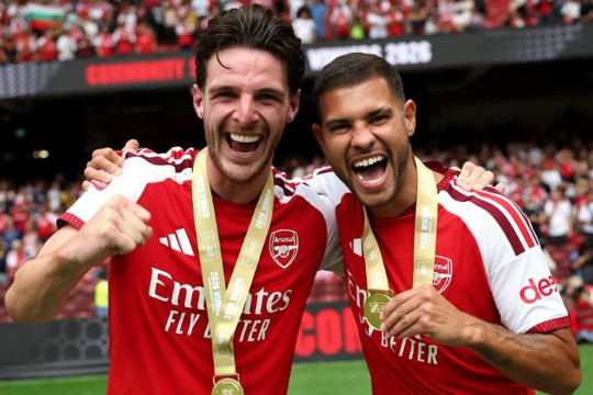 Tuyến giữa 350 triệu bảng của Arsenal áp đảo Man City trong trận tranh Siêu cúp Anh tại Cardiff