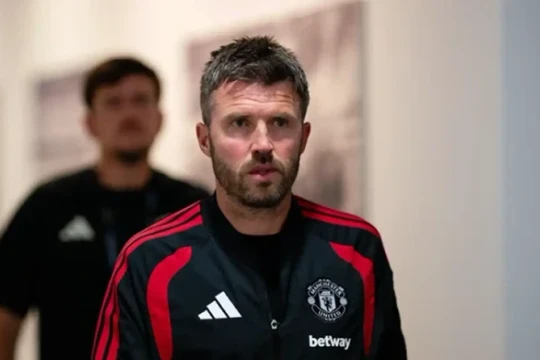 Manchester United dè dặt mua sắm dù sở hữu ngân sách chuyển nhượng tới 300 triệu bảng hè này