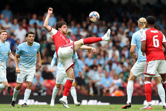 Man City lộ diện điểm yếu tuyến giữa sau thất bại 0-3 trước Arsenal tại Community Shield