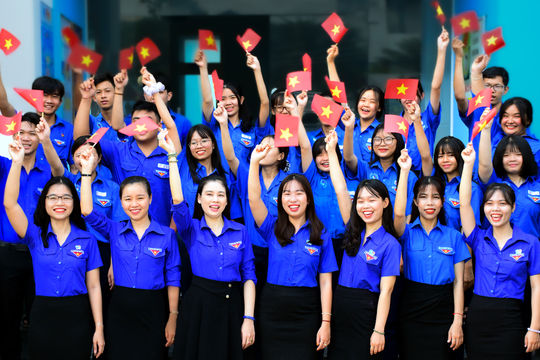 Tự hào, vững tin dưới lá cờ Tổ quốc