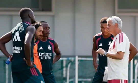 HLV Jose Mourinho và bài toán 6 tân binh: Real Madrid tái thiết với sơ đồ 4-2-3-1 đầy biến hóa
