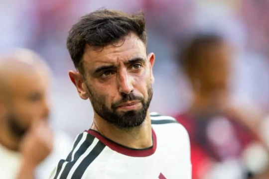 Man Utd đàm phán gia hạn hợp đồng giữ chân thủ quân Bruno Fernandes trước tin đồn chuyển nhượng