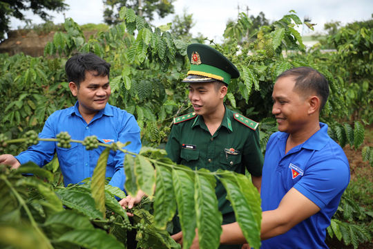 Y A Rôn - Cán bộ Đoàn nhiệt huyết nơi vùng biên