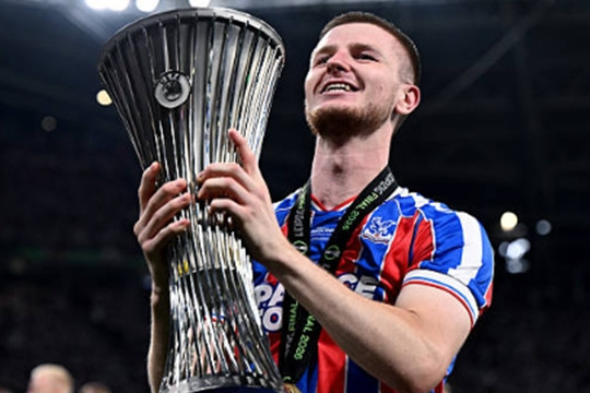 MU quyết chi 80 triệu bảng mua Adam Wharton hoàn thiện hàng tiền vệ dưới thời Carrick