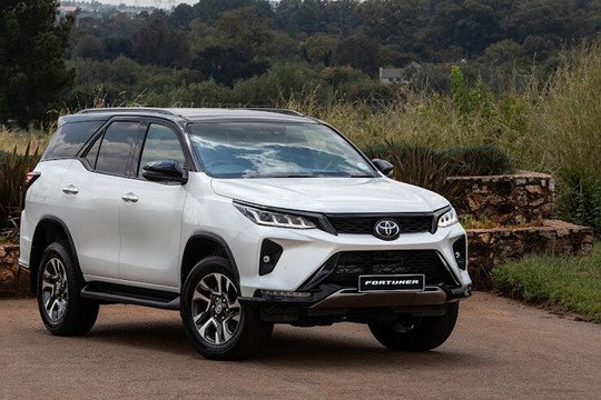 Đánh giá Toyota Fortuner 2026: Chi tiết giá lăn bánh, thông số vận hành và nâng cấp mới