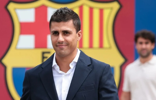 Barcelona chiêu mộ thành công Rodri giá 76,5 triệu Euro từ Man City: Cú lật kèo Real Madrid