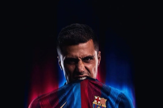 Barcelona hoàn tất hợp đồng bom tấn chiêu mộ Quả bóng Vàng Rodri với giá 65,4 triệu bảng