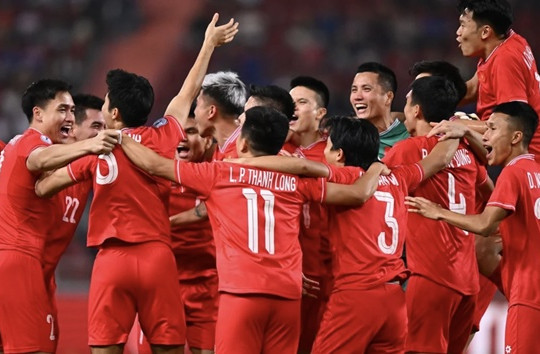 Tuyển Việt Nam trở lại Rajamangala đấu Thái Lan tại chung kết ASEAN Cup với tư thế của nhà vô địch