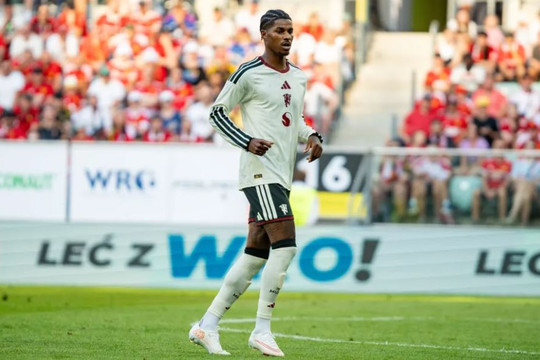 Marcus Rashford công khai cảm ơn Jamie Carragher vì bảo vệ anh trước ống kính truyền thông