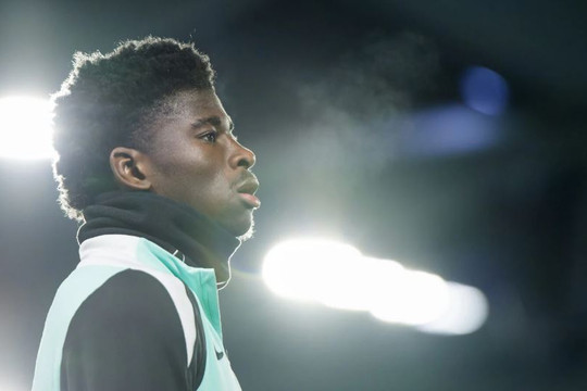 Manchester United chiêu mộ Carlos Baleba: Nước đi chiến lược của INEOS giải bài toán tuyến giữa