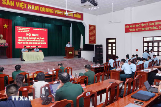 Máy bay quân sự vận chuyển 7.104 mẫu hài cốt liệt sỹ từ TP Hồ Chí Minh ra Hà Nội giám định ADN