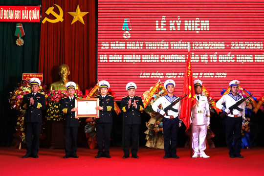 Lữ đoàn 681 kỷ niệm 20 năm ngày truyền thống và đón nhận Huân chương Bảo vệ Tổ quốc hạng Nhì