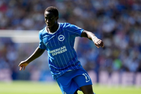 Liverpool đàm phán chiêu mộ Yankuba Minteh sau khi bế tắc ở thương vụ Bradley Barcola