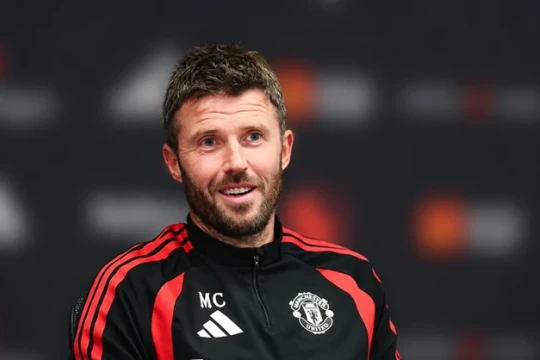 HLV Michael Carrick gọi nhận định Man United có lịch thi đấu khởi đầu dễ dàng là nực cười