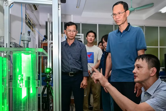 Xây dựng đội ngũ cho chương trình điện hạt nhân