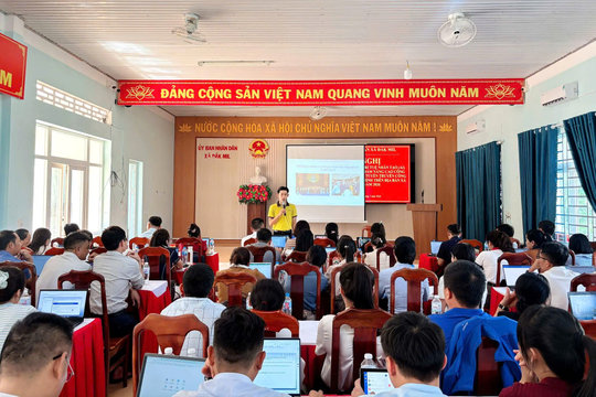 Cán bộ cơ sở sử dụng AI để nâng cao hiệu quả công việc