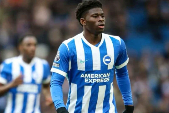 Man United chính thức đạt thỏa thuận chiêu mộ tiền vệ Carlos Baleba từ Brighton giá 70 triệu bảng