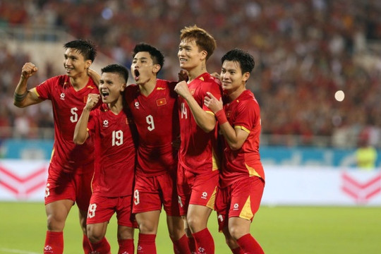 HLV Kim Sang-sik toan tính đội hình tuyển Việt Nam đấu Thái Lan ở chung kết ASEAN Cup 2026
