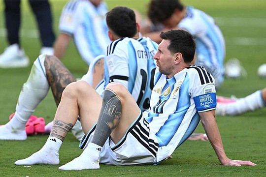 Argentina quyết kháng cáo án phạt nặng từ FIFA: Viện dẫn tiền lệ Lionel Messi 9 năm trước