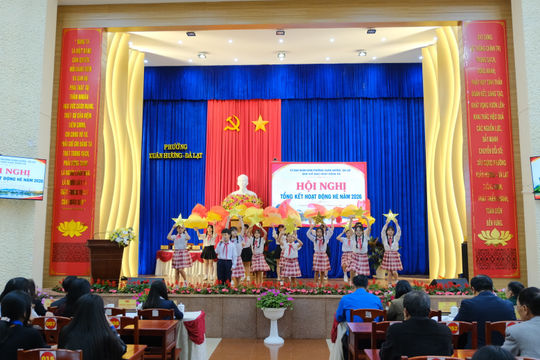 Phường Xuân Hương - Đà Lạt khen thưởng 37 tập thể, cá nhân có thành tích xuất sắc trong hoạt động hè