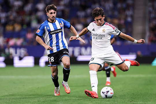 Real Madrid thắng kịch tính Espanyol 2-1 nhờ các nước cờ thay người chuẩn xác của Jose Mourinho