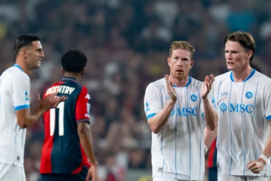 De Bruyne vào sân từ ghế dự bị rực sáng giúp Napoli của Allegri hạ Genoa 2-0 ở Serie A