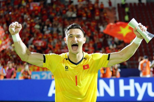 Thủ thành Patrik Lê Giang tỏa sáng rực rỡ giúp tuyển Việt Nam thắng Thái Lan 2-0 tại chung kết