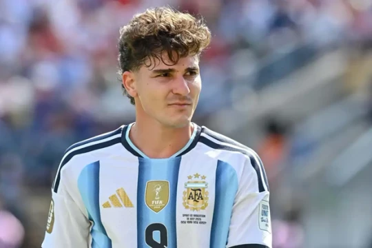 Atletico Madrid đóng cửa chuyển nhượng Julian Alvarez khi không nhận được 150 triệu euro