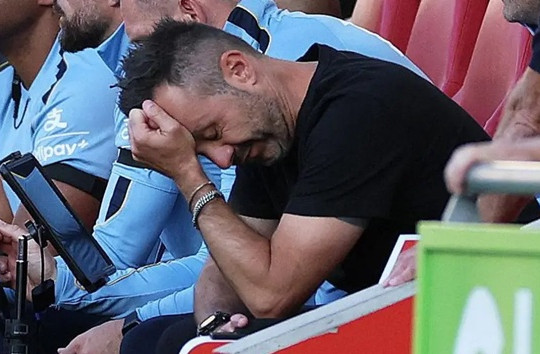 Dàn sao 400 triệu bảng của Tottenham thảm bại 0-3 trước Brentford ngày ra quân Ngoại hạng Anh