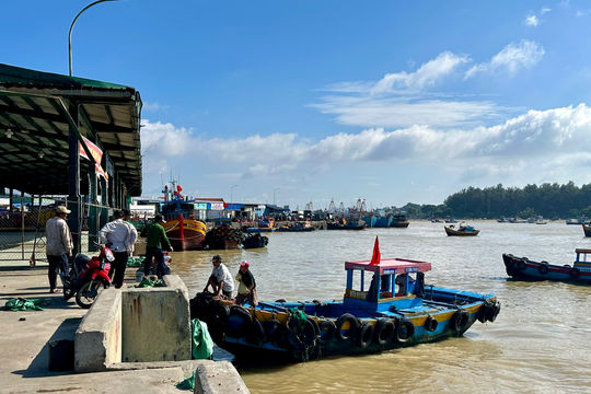 Khơi thông cửa biển La Gi: Cần giải pháp lâu dài để ngư dân vươn khơi
