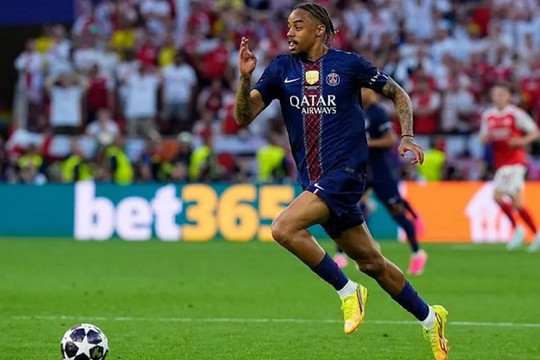 Arsenal bất ngờ gia nhập cuộc đua chiêu mộ Bradley Barcola khi Liverpool bế tắc với PSG
