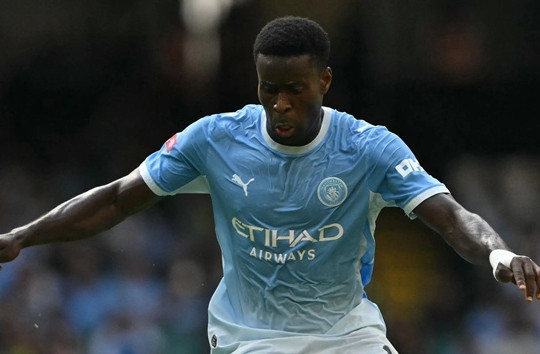 Canh bạc xếp Marc Guehi đá tiền vệ giúp Manchester City ngược dòng hạ Bournemouth 2-1