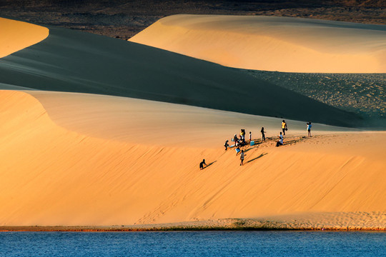 Lam Dong Establishes Working Group to Implement Mui Ne National Tourism Area Master Plan