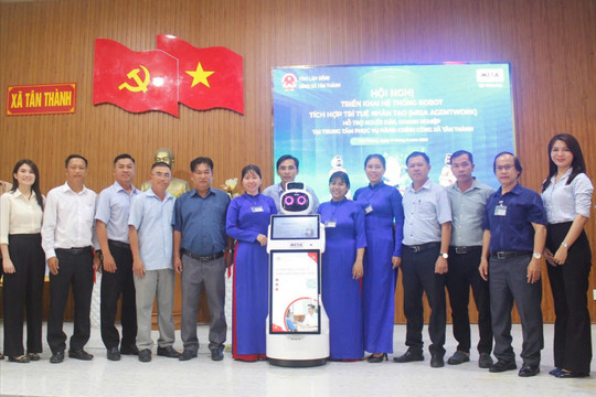 Tân Thành đưa Robot AI vào Trung tâm Phục vụ hành chính công