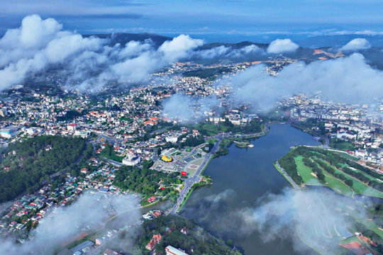 Nét đẹp văn hóa du lịch Lâm Đồng: Câu chuyện từ một chuyến bay