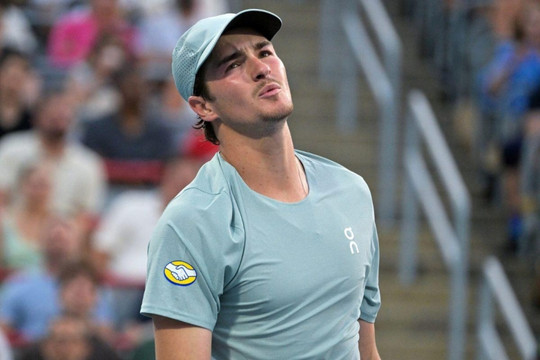 Tài năng trẻ Joao Fonseca chính thức rút lui khỏi giải US Open 2026 do chấn thương vùng bụng