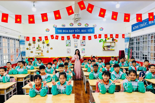 Học sinh Lâm Đồng rộn ràng tựu trường, sẵn sàng năm học mới