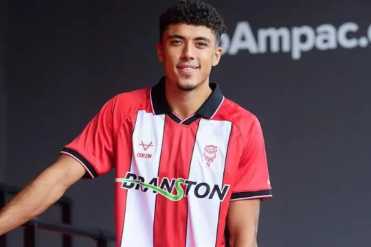 Man Utd chính thức chia tay tiền đạo Ethan Wheatley gia nhập Lincoln City ở Championship