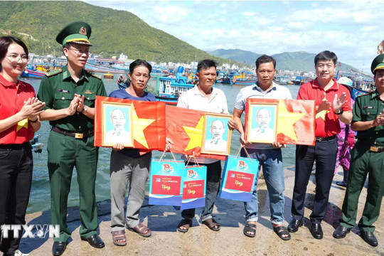 Khi lòng yêu nước được thể hiện bằng hành động của người trẻ