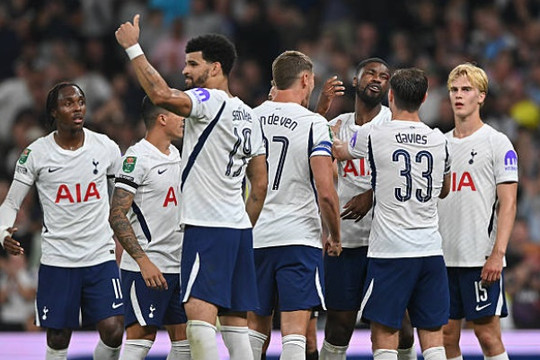 Tottenham vùi dập Charlton 5-1 tại vòng 2 Cúp Liên đoàn: Màn chào sân rực sáng của Savinho