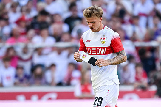 MU cạnh tranh gay gắt cùng Bayern Munich để chiêu mộ trung vệ Finn Jeltsch giá 50 triệu euro