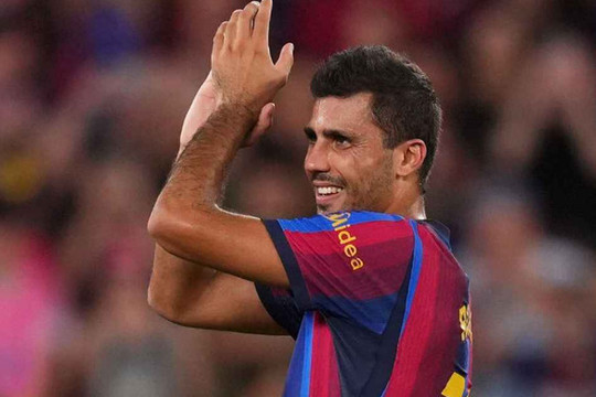 Barcelona thắng Athletic Club 2-0: HLV Hansi Flick ca ngợi tân binh Rodri là mảnh ghép hoàn hảo