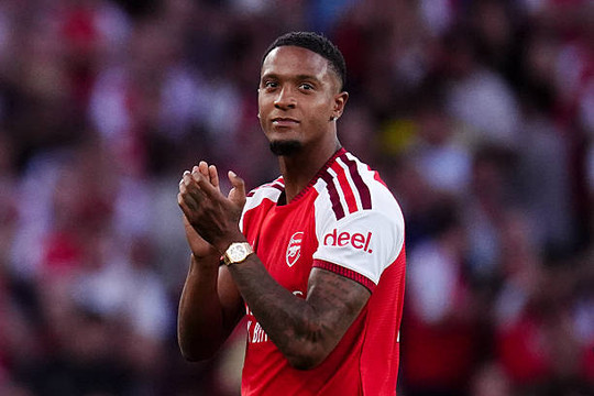 HLV Mikel Arteta xác nhận Ezri Konsa sẵn sàng ra mắt Arsenal ở chuyến làm khách Aston Villa