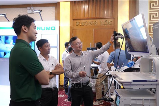 Bồi đắp nguồn lực, nâng cao chất lượng y tế