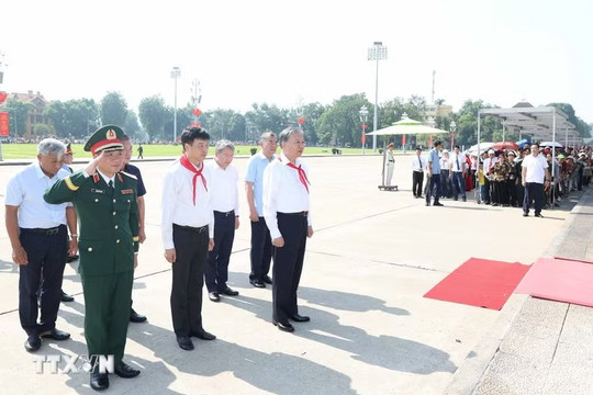 81 năm Quốc khánh 2/9: Tổng Bí thư, Chủ tịch nước tưởng nhớ Chủ tịch Hồ Chí Minh